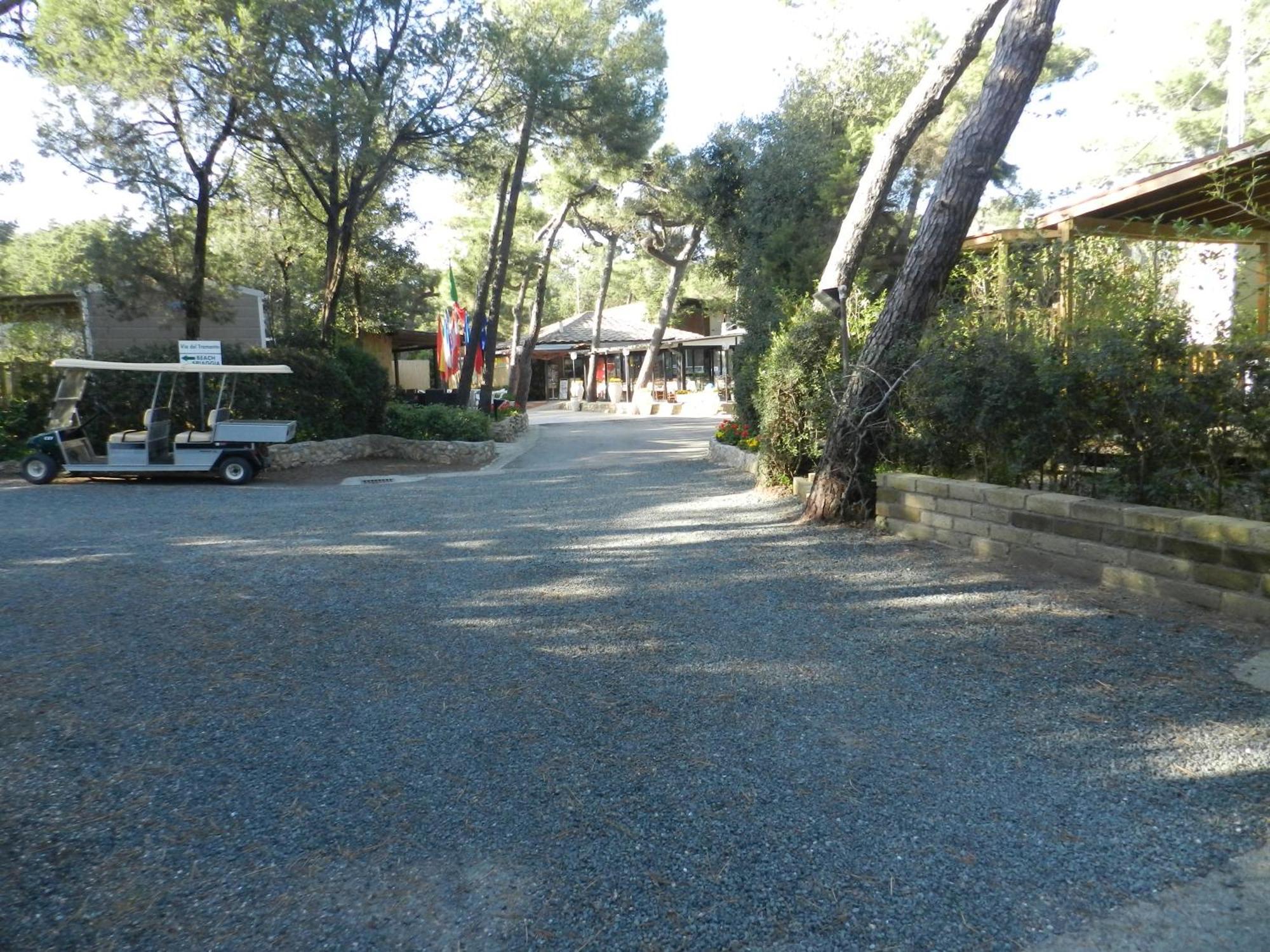Camping Casa Di Caccia 마리나디비보나 외부 사진