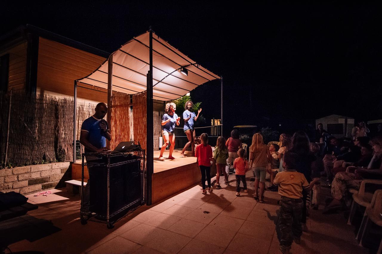 Camping Casa Di Caccia 마리나디비보나 외부 사진