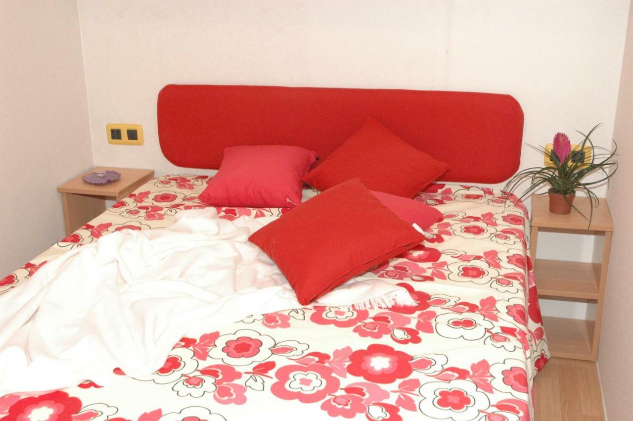 Camping Casa Di Caccia 마리나디비보나 외부 사진